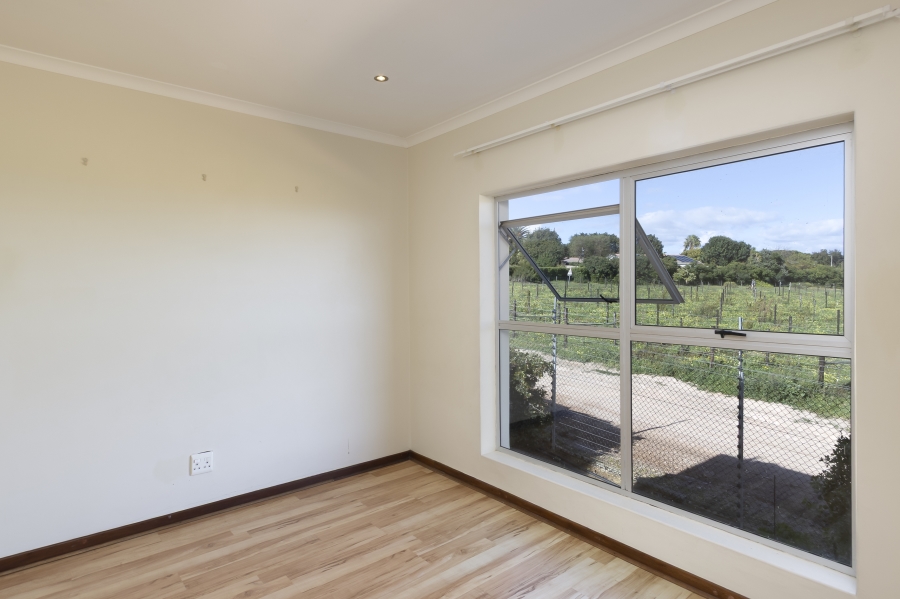 To Let 4 Bedroom Property for Rent in Heldervue Western Cape
